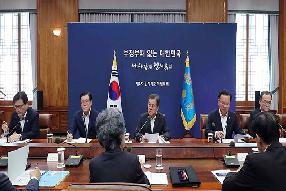 President Moon says anti-corruption should be first priority of new government